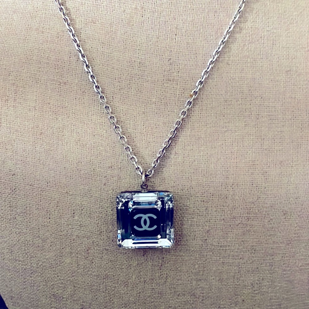 CHANEL CC Y2K Authentic necklace